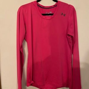 Under Armour top